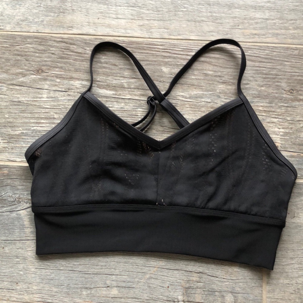 Alo Black and Nude Laser Cut Sports Bra Size Small